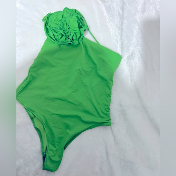 ZARA Asymmetrical Floral One Piece Swimsuit. - Picture 7 of 8